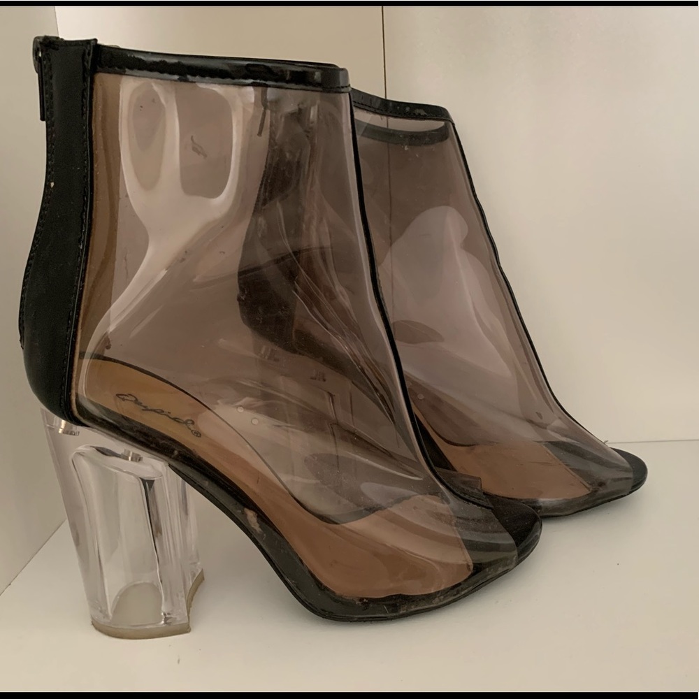 Black see true heels